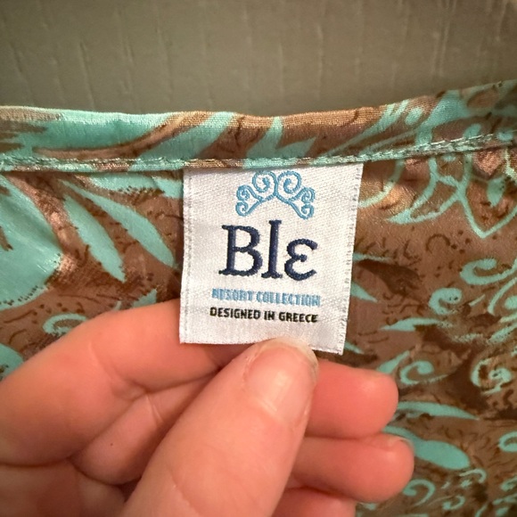 Two Piece Set - Picture 4 of 8